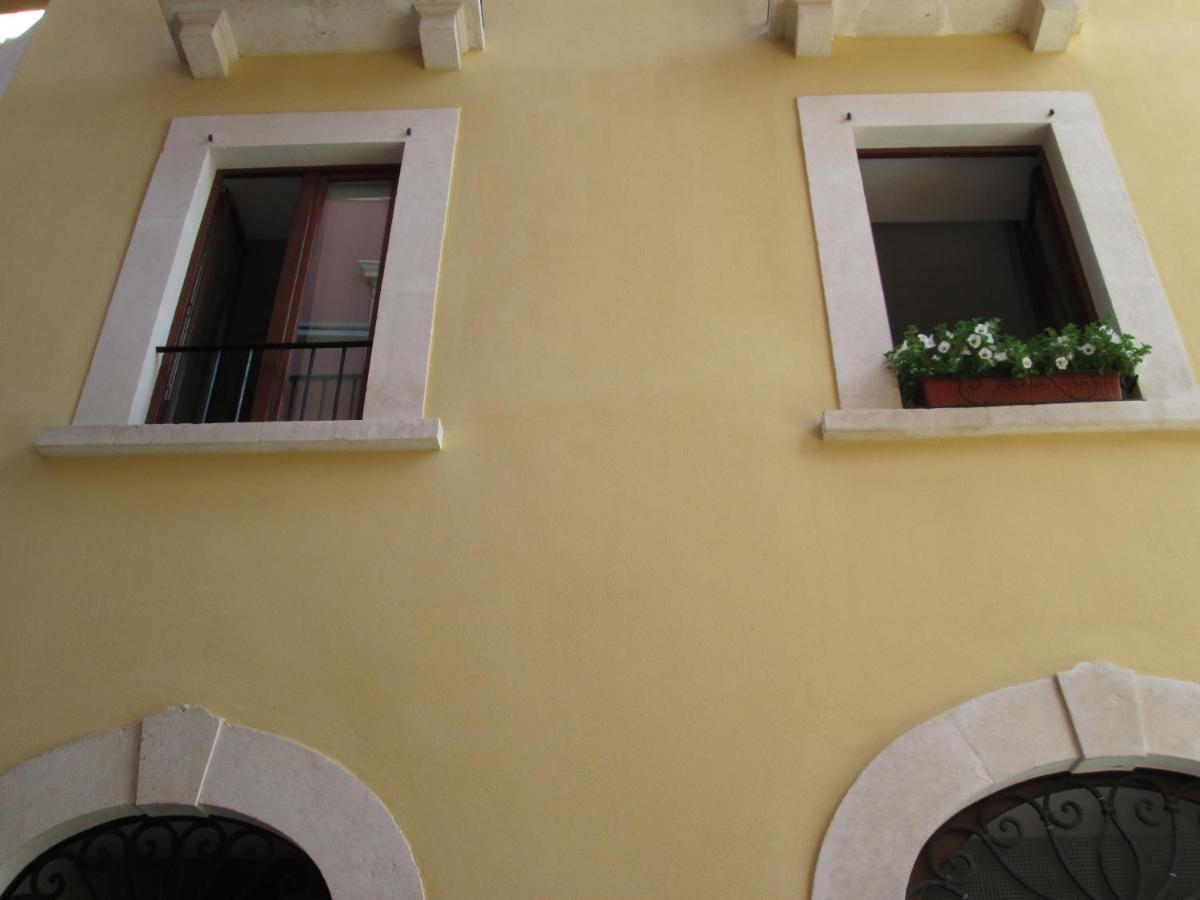B&B Regina Margherita LʼAquila Kültér fotó